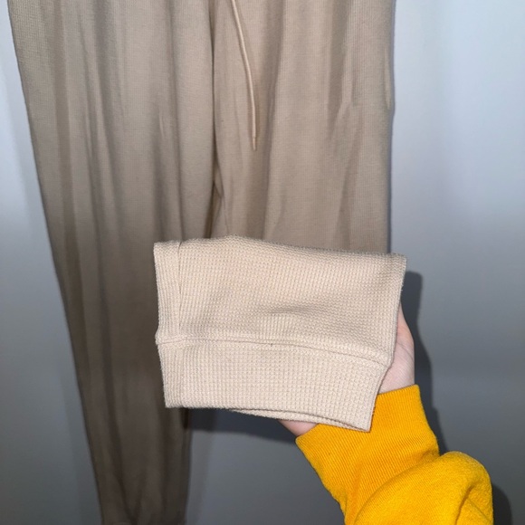 PINK Victoria’s Secret Waffle Knit Pajama Bottoms Beige Joggers Medium - Picture 3 of 5